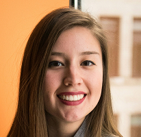 Retrato de Victoria Lawson, directiva de finanzas de una empresa especializada en comercio financiero